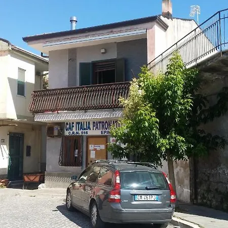 Riva Volturno فندق مبيت وإفطار